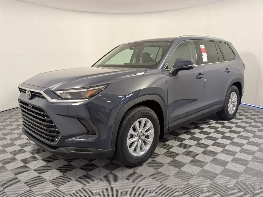 2026 Toyota Grand Highlander XLE photo 1
