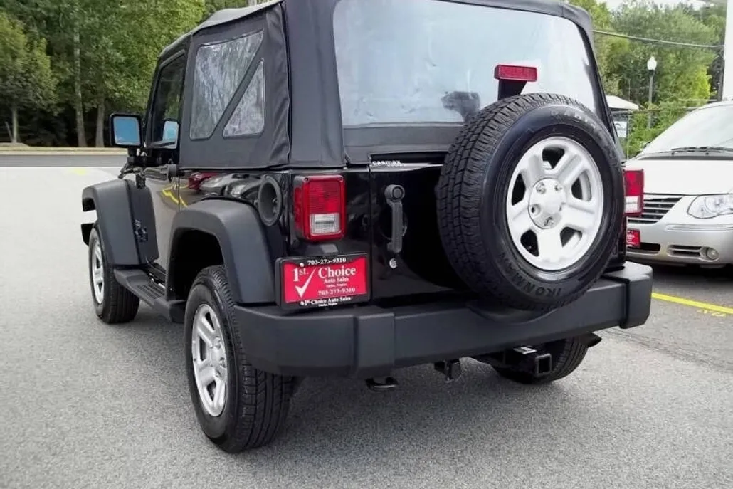 2013 Jeep Wrangler Sport photo 1