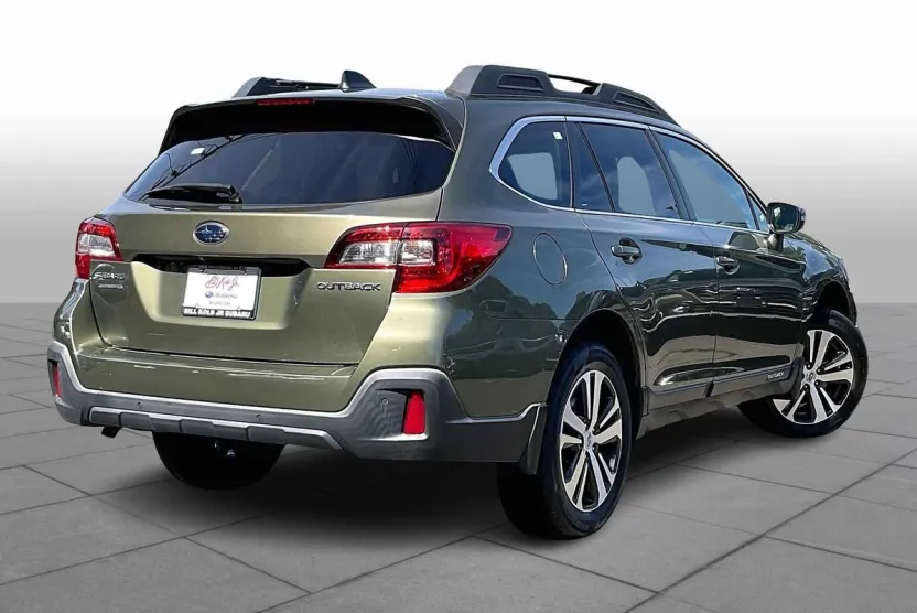 2019 Subaru Outback 2.5i Limited photo 1