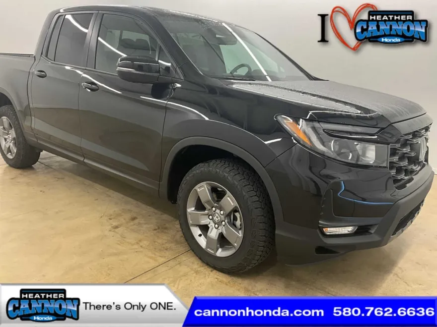 2025 Honda Ridgeline TrailSport photo 1