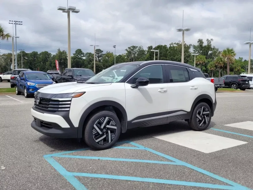 2026 Nissan Kicks SV photo 1