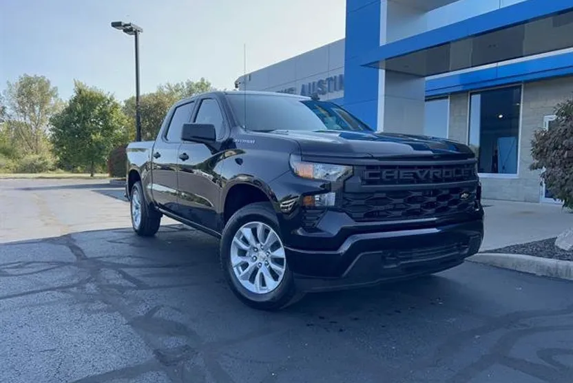 2026 Chevrolet Silverado 1500 Custom photo 1