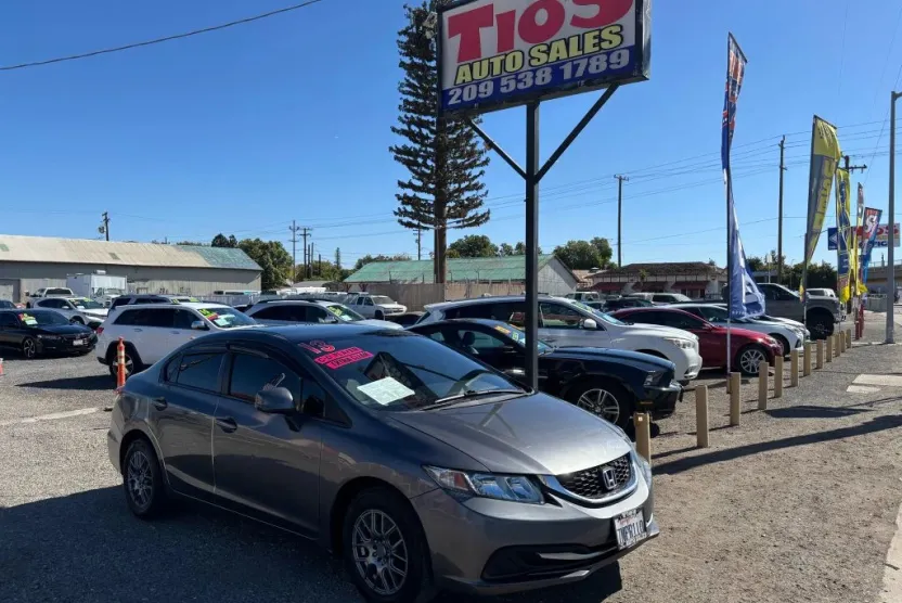 2013 Honda Civic LX photo 1