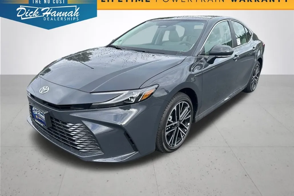 2025 Toyota Camry XLE photo 1