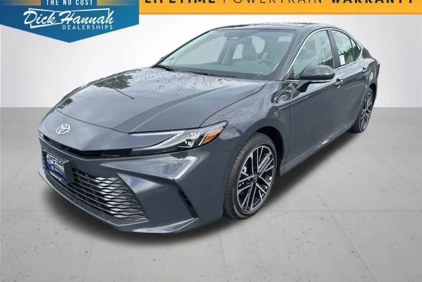 2025 Toyota Camry XLE photo 1