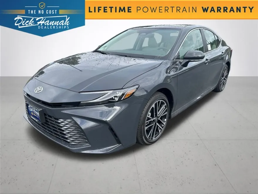 2025 Toyota Camry XLE photo 1