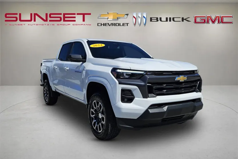 2024 Chevrolet Colorado LT photo 1