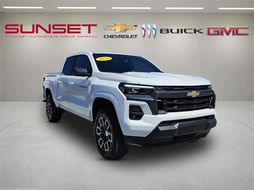 2024 Chevrolet Colorado LT photo 1