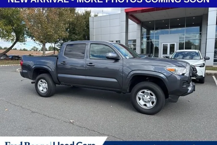 2022 Toyota Tacoma SR V6 photo 1