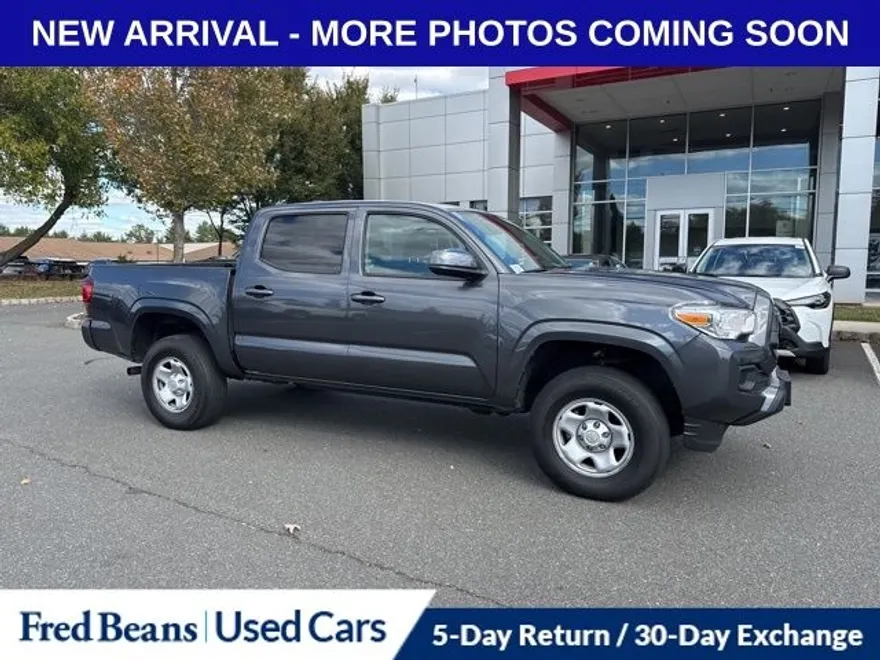 2022 Toyota Tacoma SR V6 photo 1