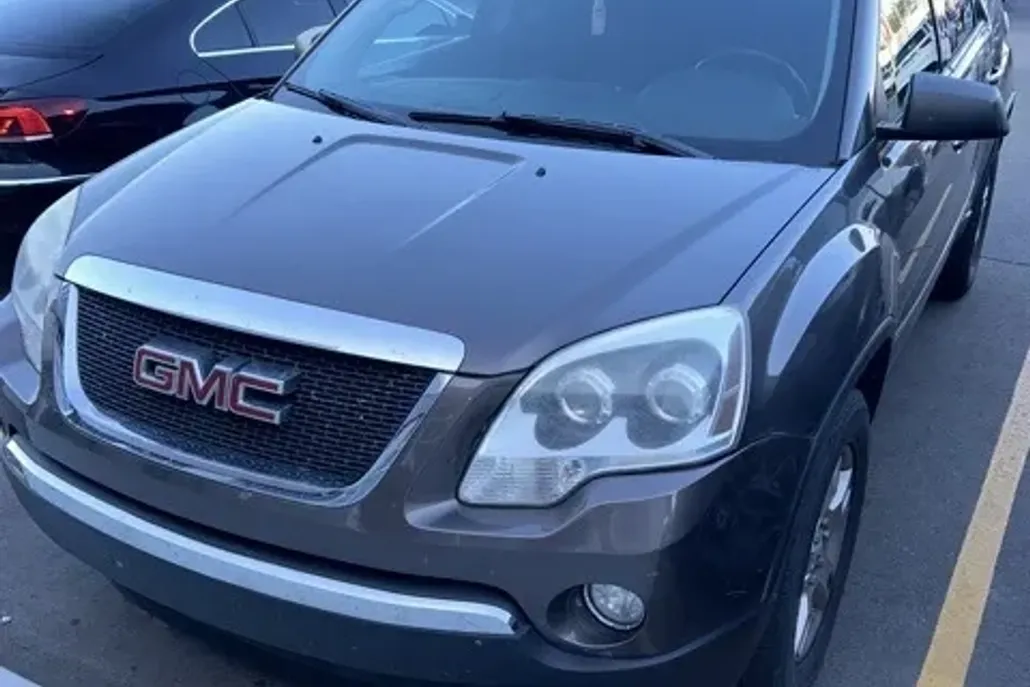 2012 Gmc Acadia SLE photo 1
