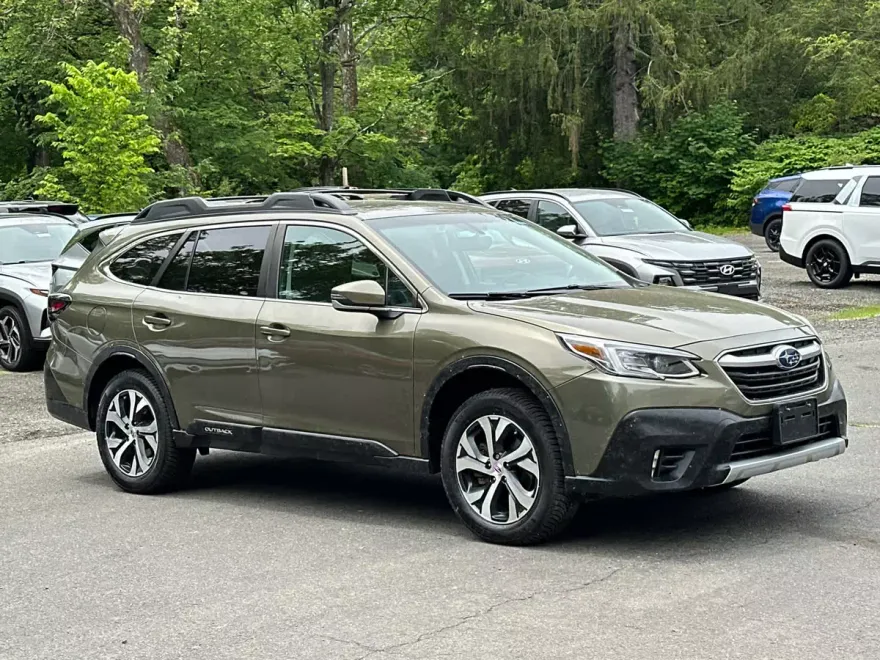 2022 Subaru Outback Limited photo 1