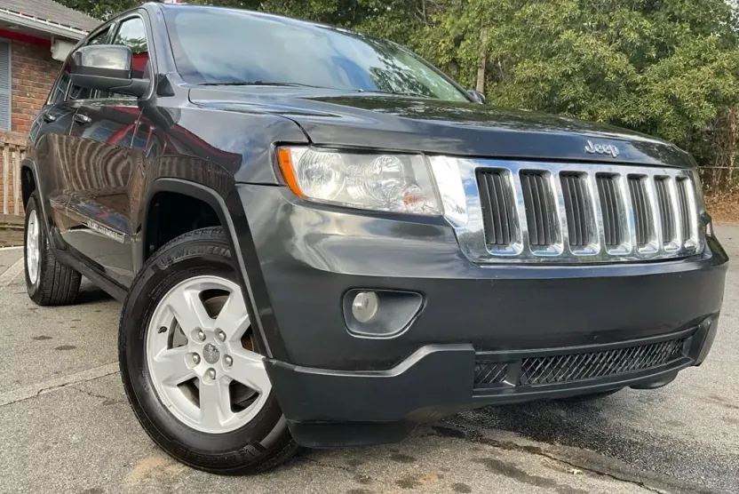 2011 Jeep Grand Cherokee Laredo photo 1