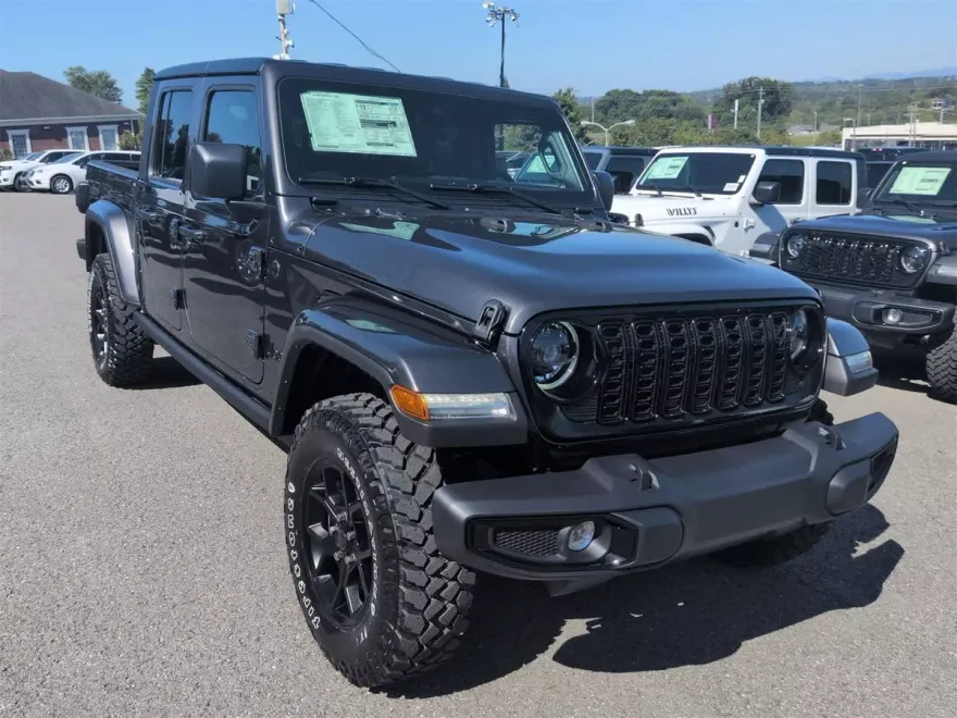2025 Jeep Gladiator Willys photo 1