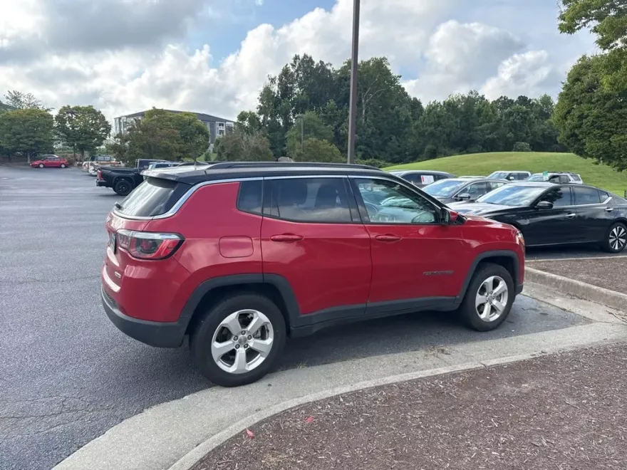 2019 Jeep Compass Latitude photo 1