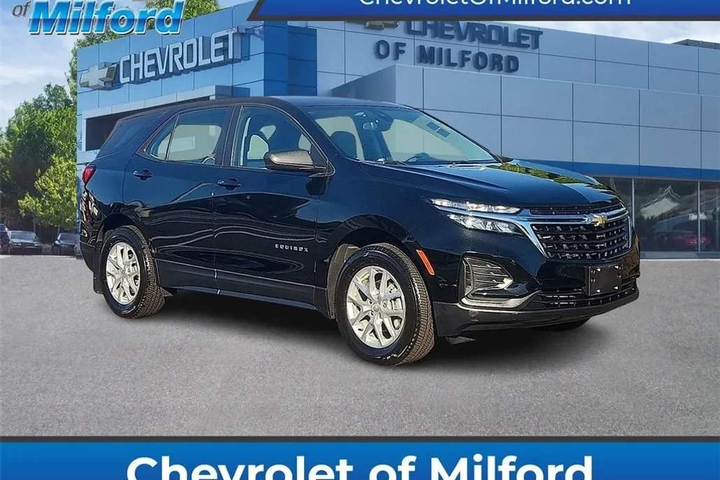 2023 Chevrolet Equinox LS photo 1