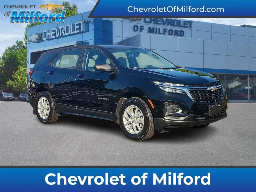 2023 Chevrolet Equinox LS photo 1