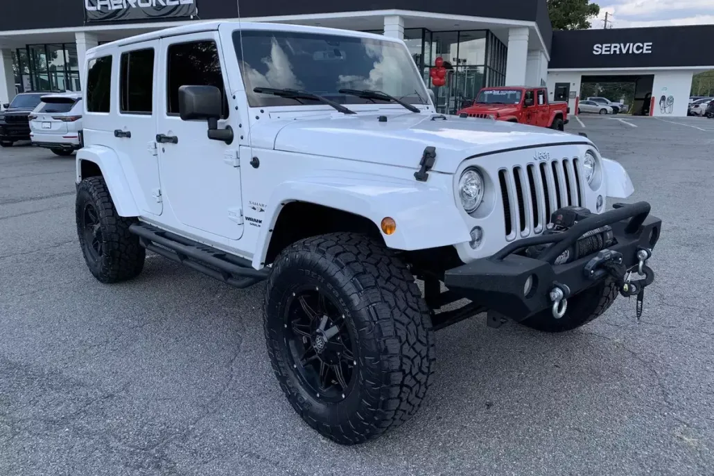 2017 Jeep Wrangler Unlimited Sahara photo 1