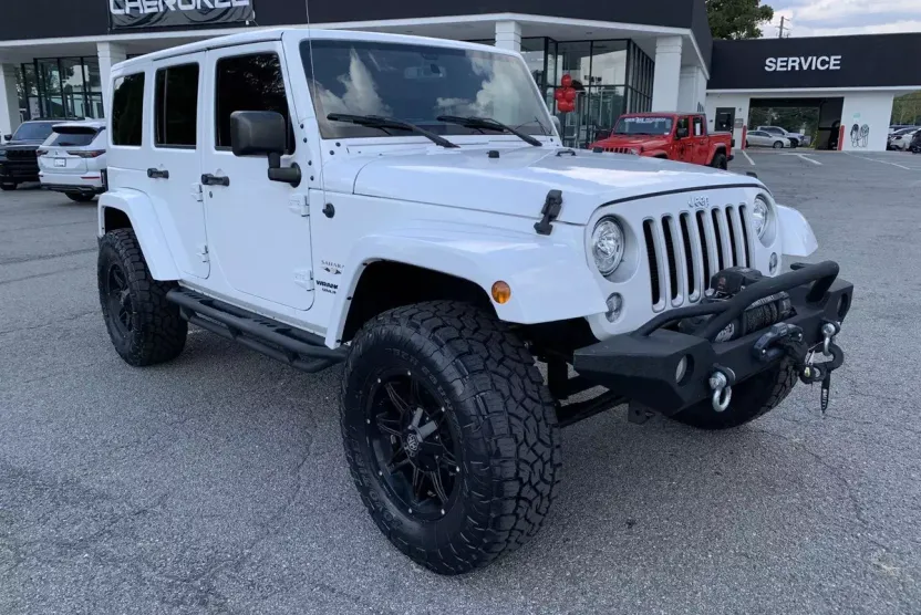 2017 Jeep Wrangler Unlimited Sahara photo 1