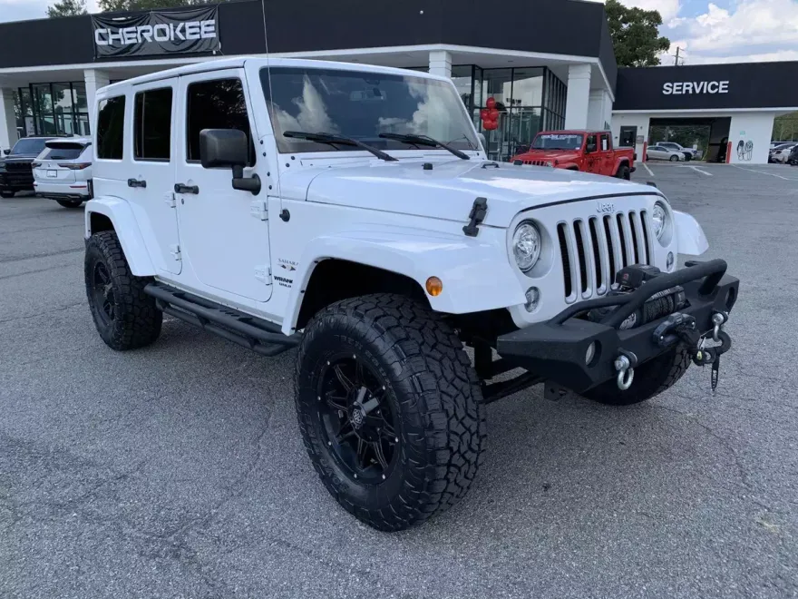 2017 Jeep Wrangler Unlimited Sahara photo 1