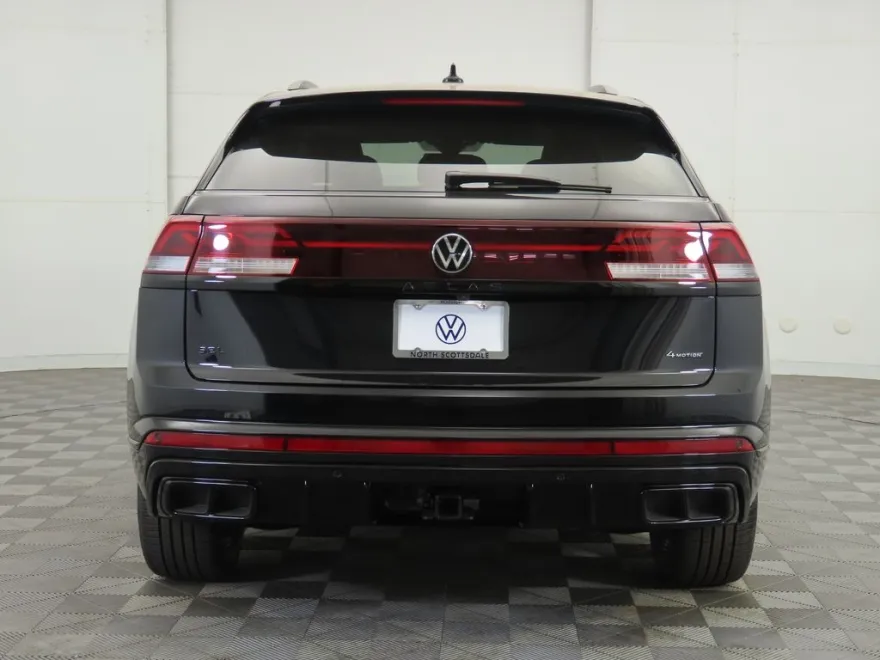 2025 Volkswagen Atlas Cross Sport SEL R-Line photo 1