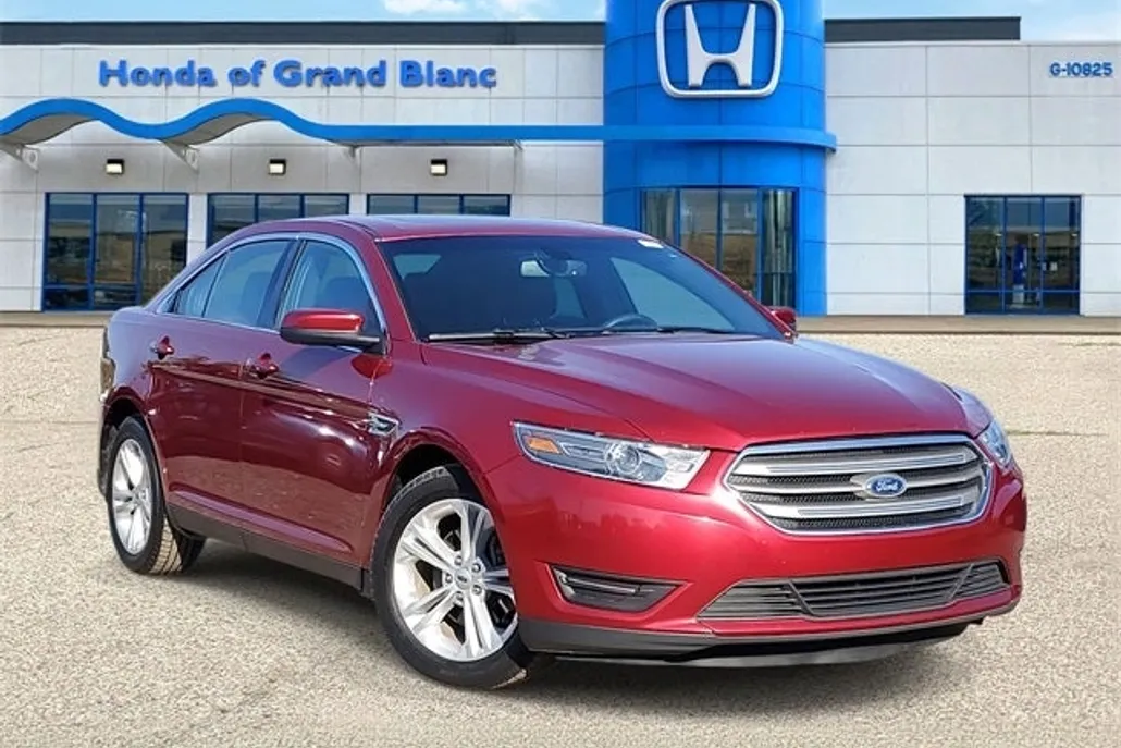 2018 Ford Taurus SEL photo 1