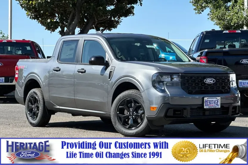 2025 Ford Maverick XLT photo 1