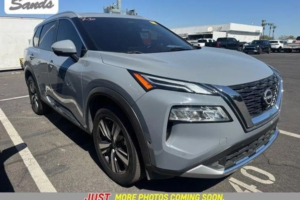 2023 Nissan Rogue Platinum photo 1