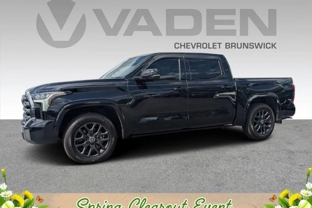 2022 Toyota Tundra Platinum photo 1