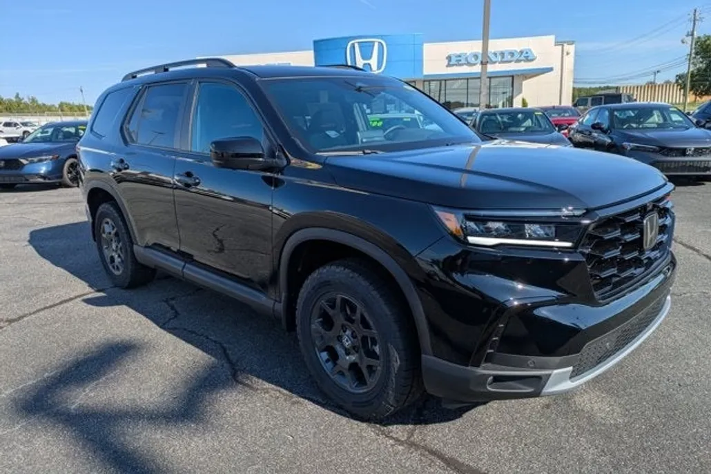 2025 Honda Pilot TrailSport photo 1