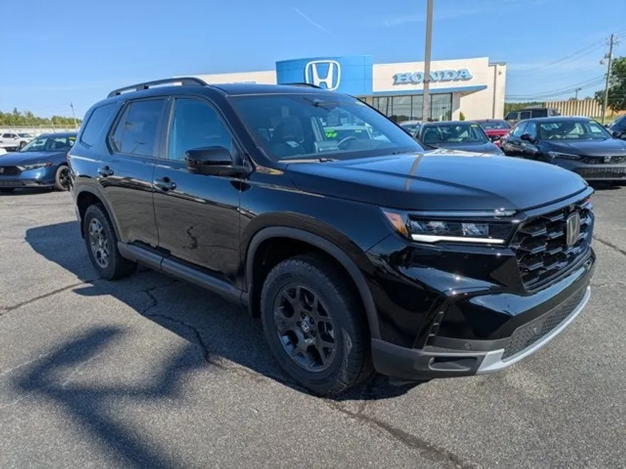 2025 Honda Pilot TrailSport photo 1