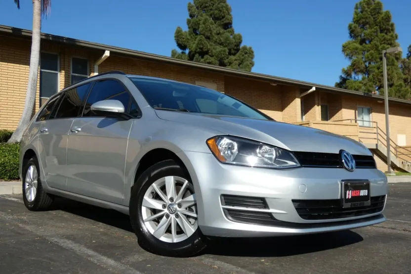 2016 Volkswagen Golf SportWagen TSI S photo 1
