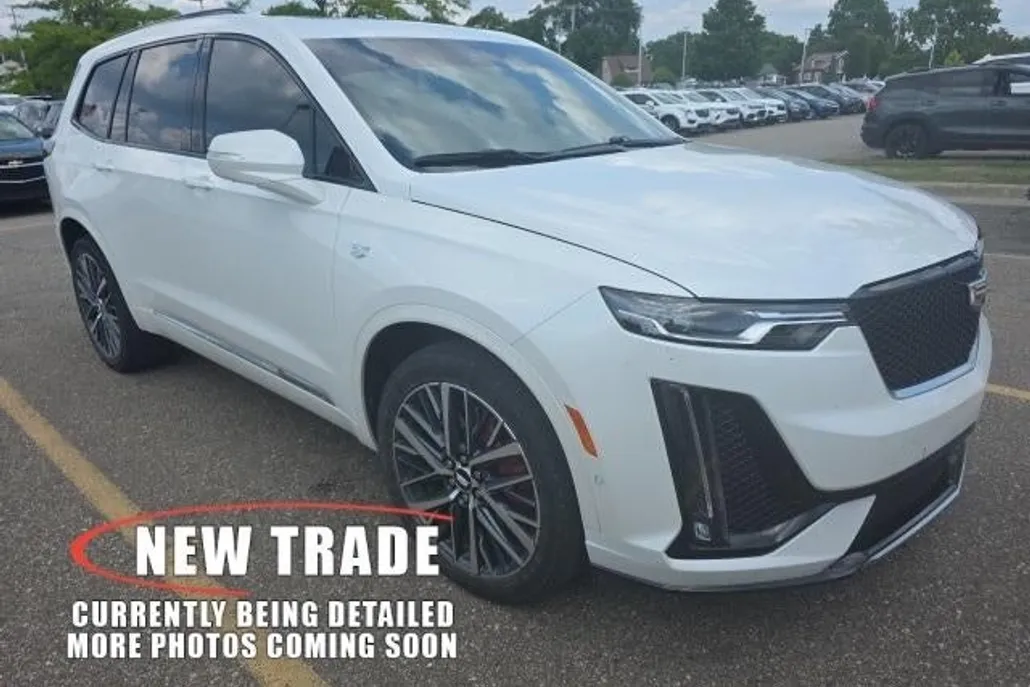 2022 Cadillac XT6 Sport photo 1