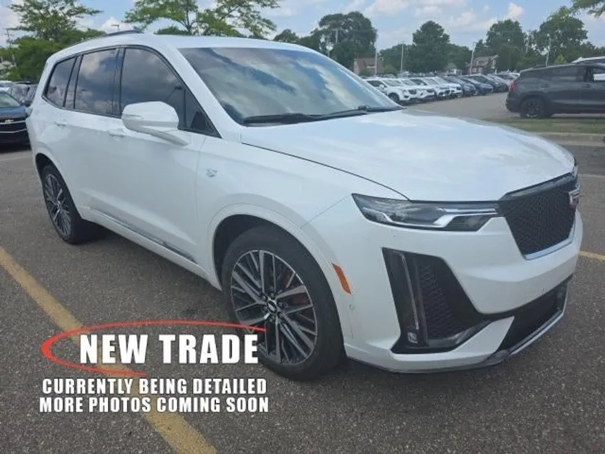 2022 Cadillac XT6 Sport photo 1