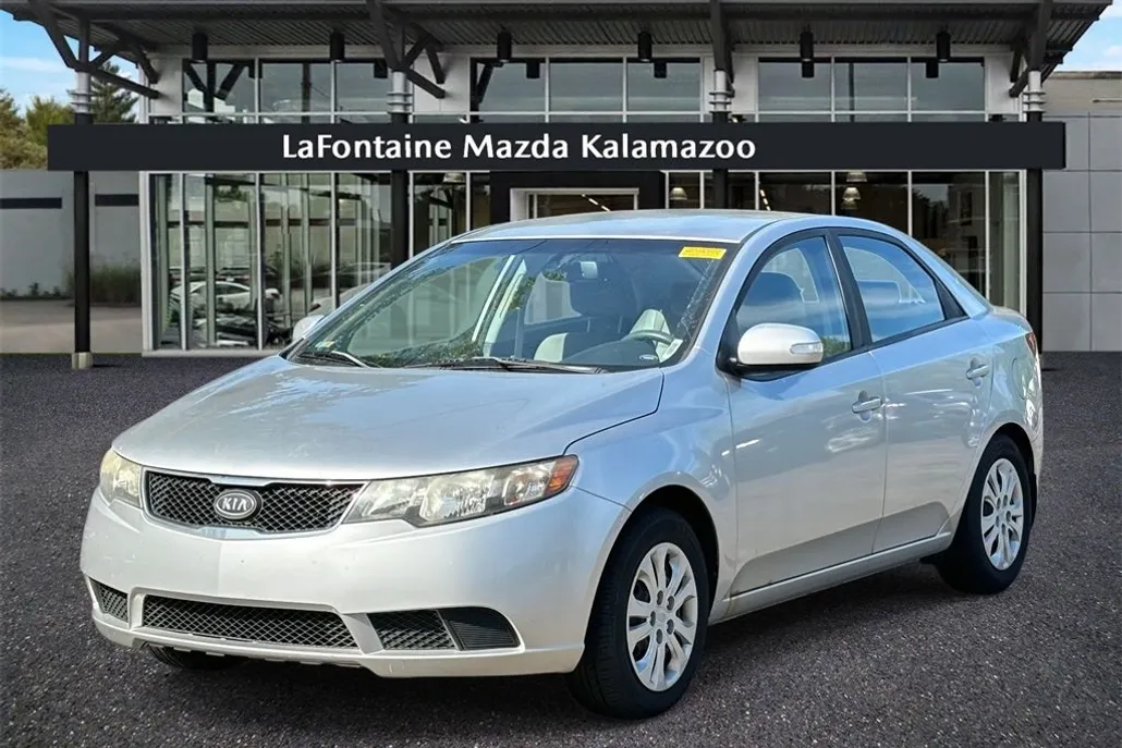 2010 Kia Forte EX photo 1