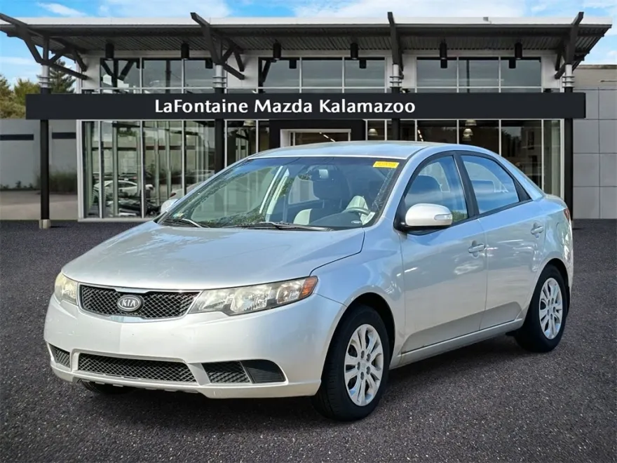 2010 Kia Forte EX photo 1