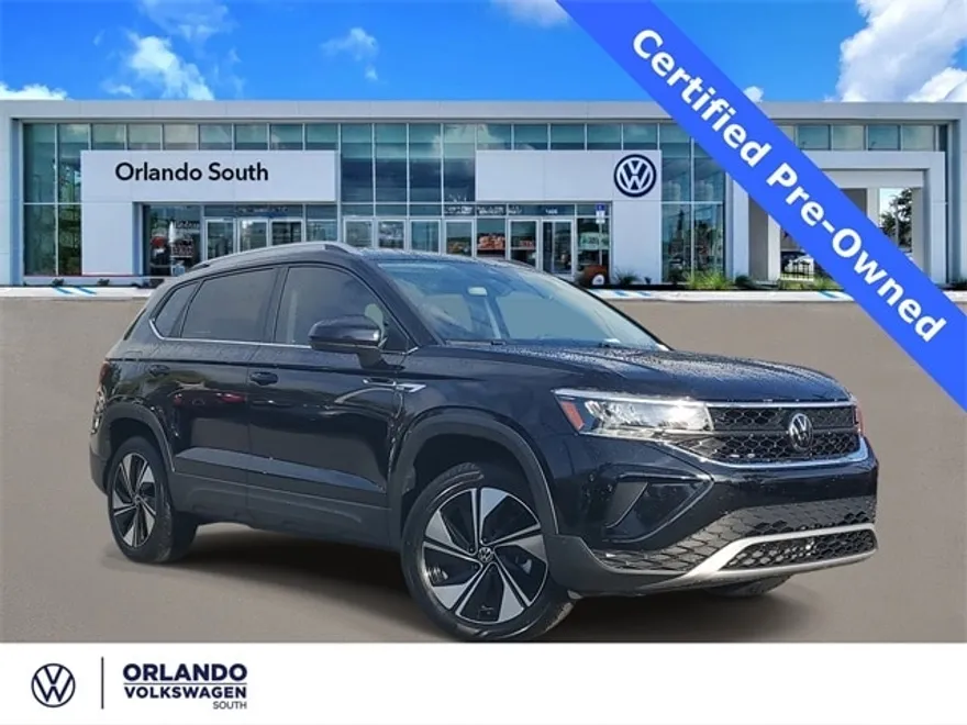 2024 Volkswagen Taos SE photo 1