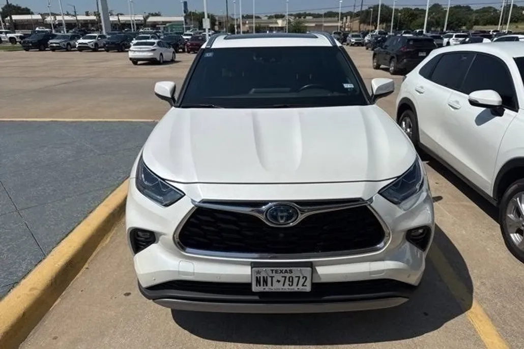 2021 Toyota Highlander Hybrid Platinum photo 1