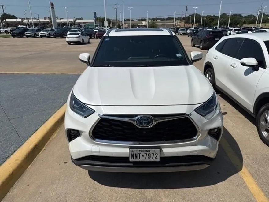 2021 Toyota Highlander Hybrid Platinum photo 1