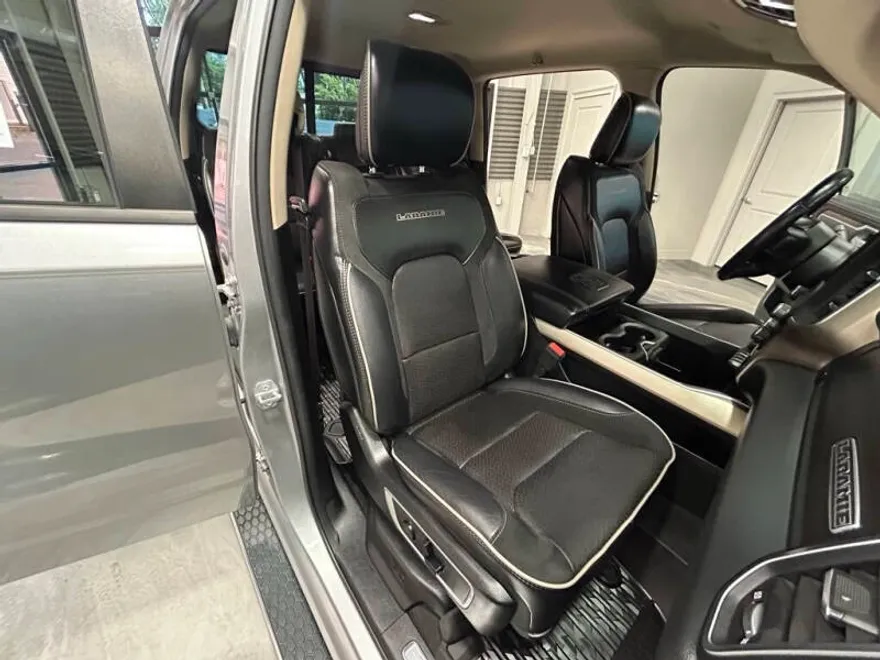 2020 Ram 1500 Laramie photo 1