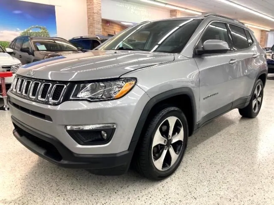 2017 Jeep Compass Latitude photo 1
