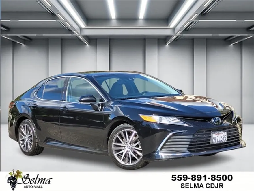 2023 Toyota Camry XLE photo 1