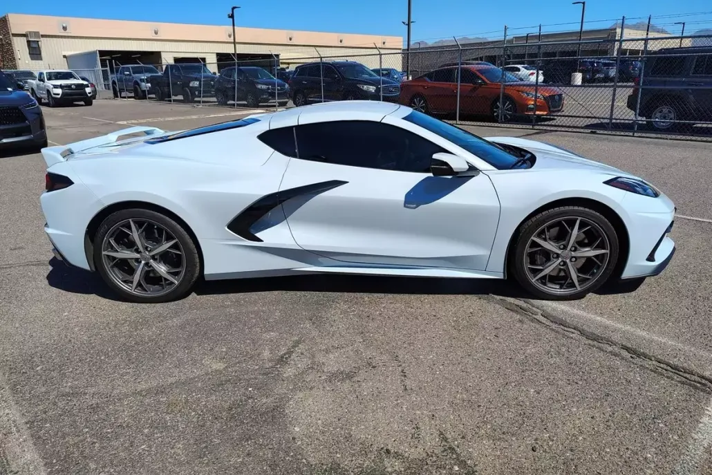 2020 Chevrolet Corvette Stingray 2LT photo 1