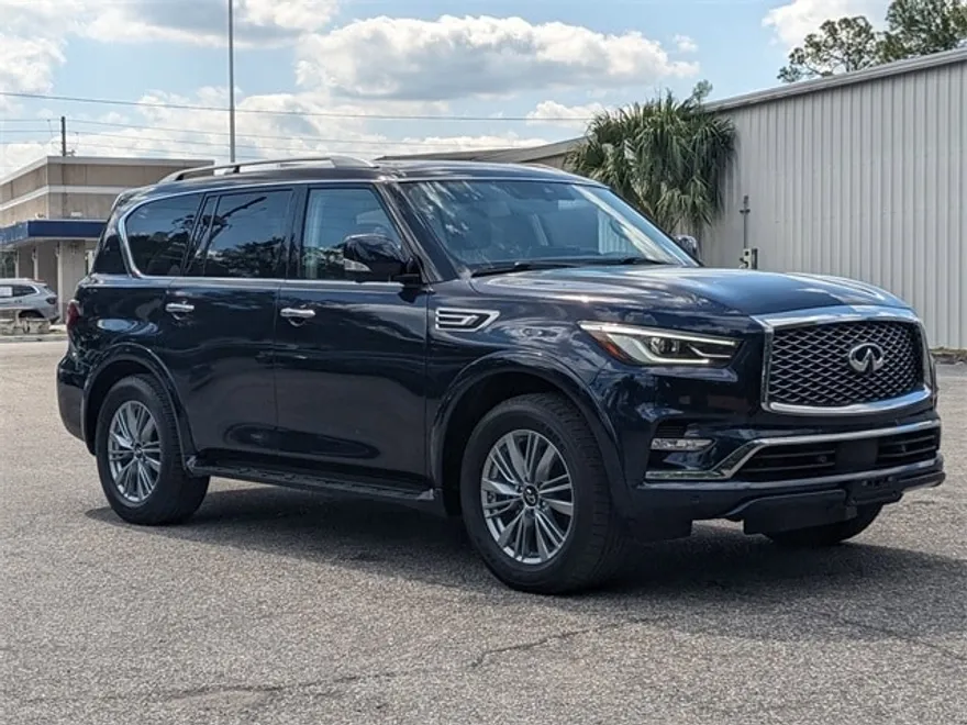 2024 Infiniti QX80 Luxe photo 2