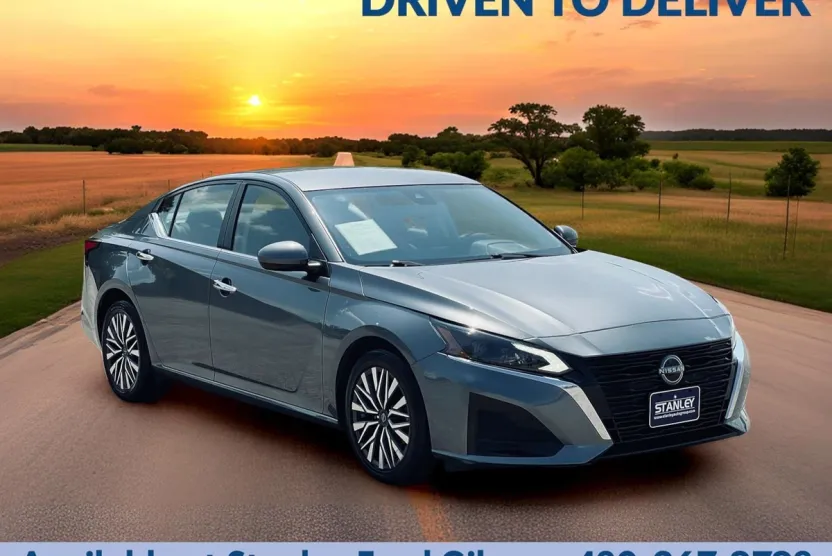 2023 Nissan Altima 2.5 SV photo 1
