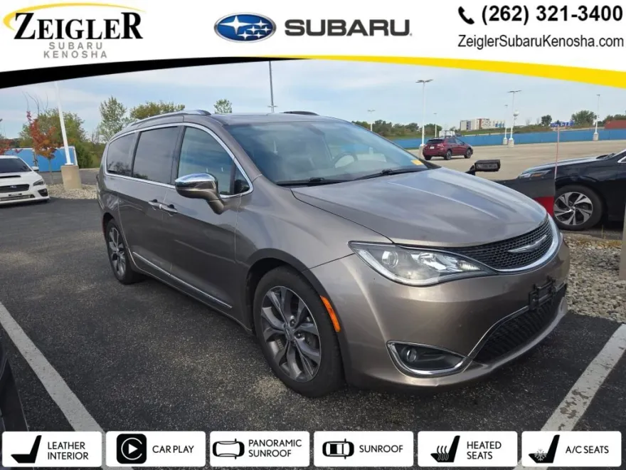 2018 Chrysler Pacifica Limited photo 1