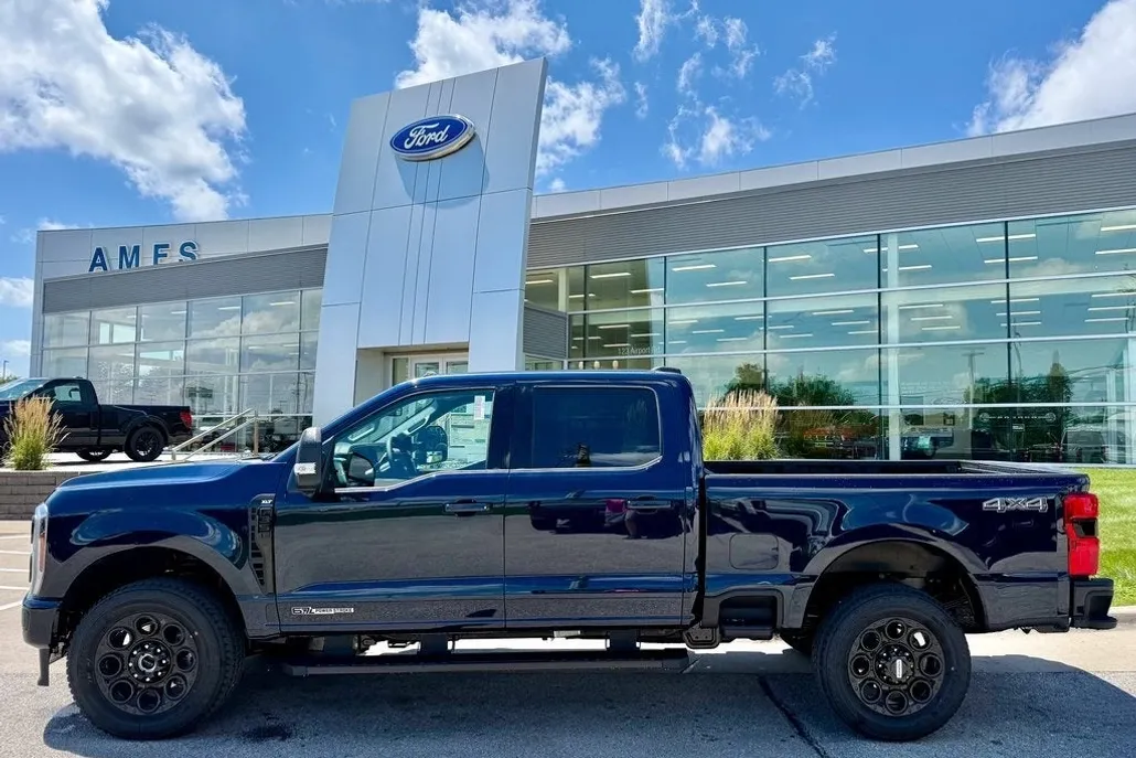 2025 Ford F-350 photo 1