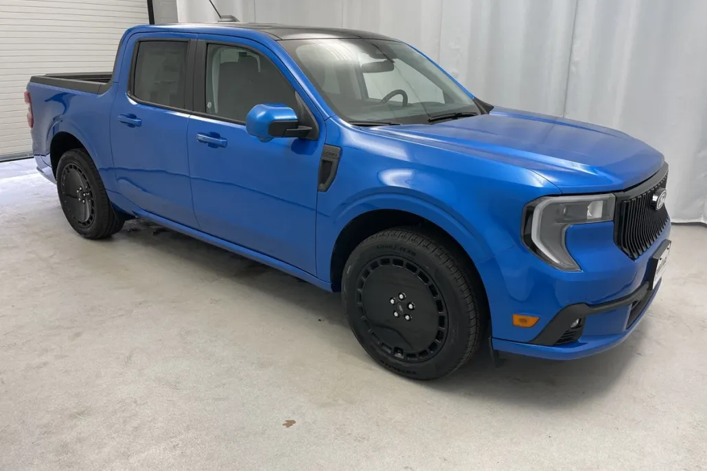 2025 Ford Maverick photo 1