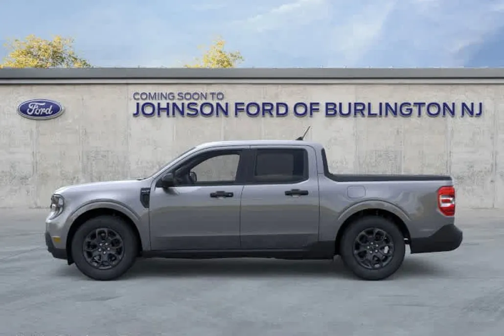 2025 Ford Maverick XLT photo 1