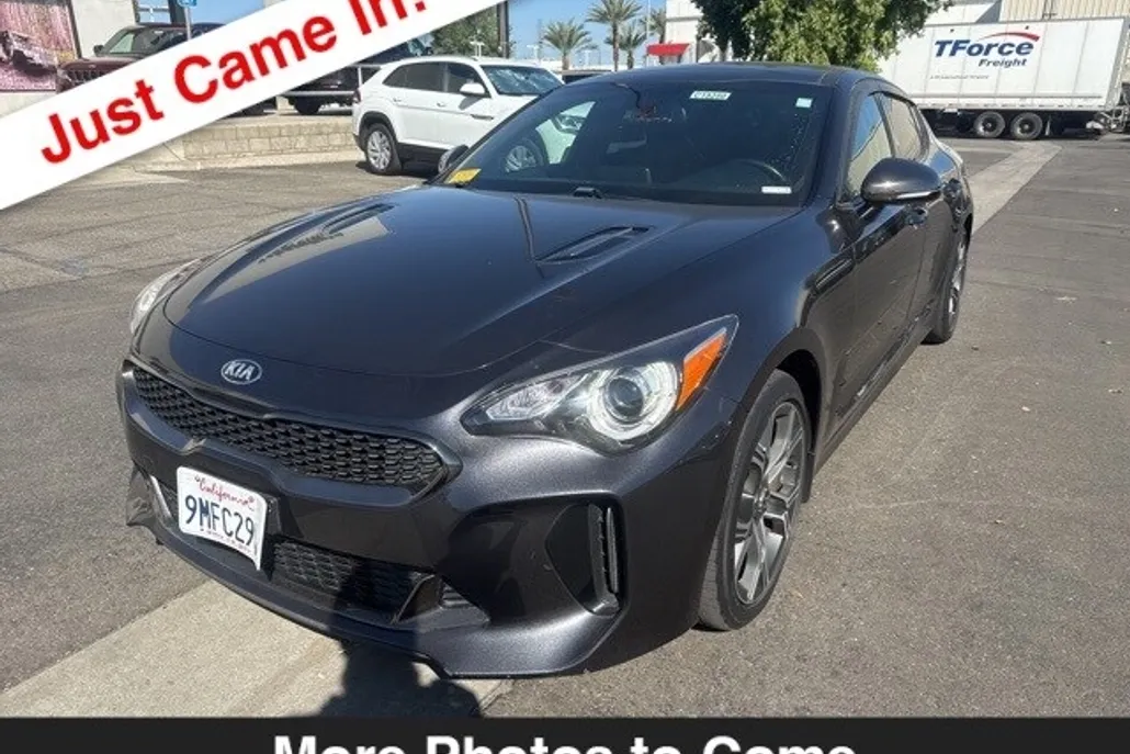 2021 Kia Stinger GT-Line photo 1